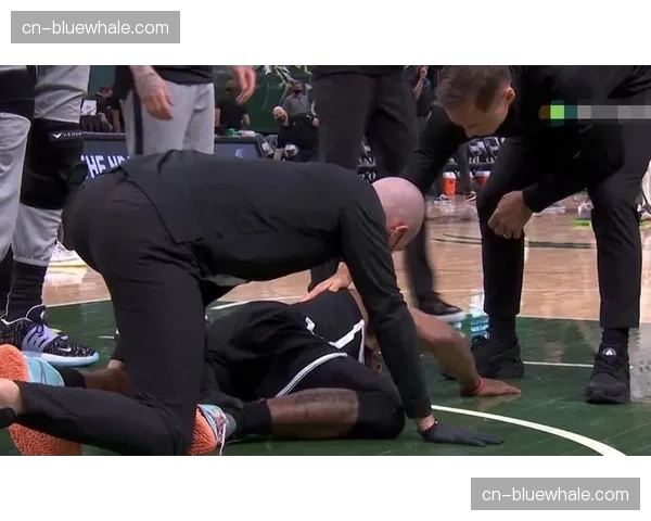 凯尔特人末节防守强度提升，限制76人关键回合得分能力显著